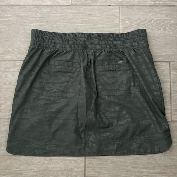 Orvis Camo Embossed Travel Skort with Inner Shorts Size M - Picture 6 of 7